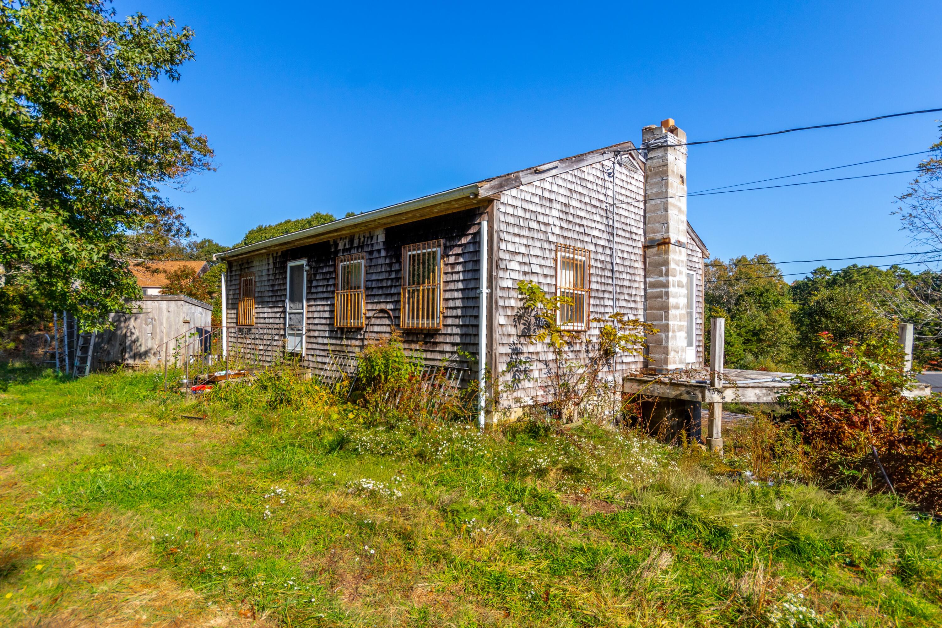31 Quashnet Road Mashpee MA 02649