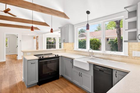 290A Bradford Street Provincetown MA 02657