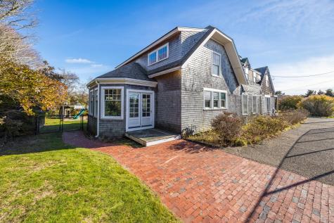 9 Hedge Lane Falmouth MA 02540