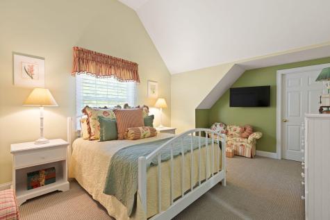 54 Greensward Circle Mashpee MA 02649