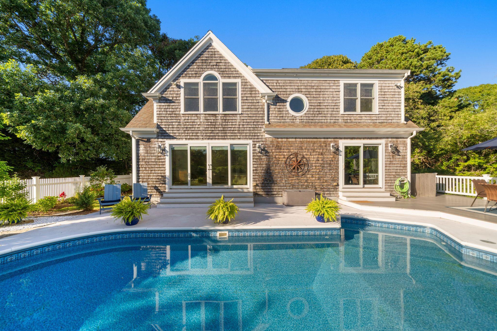 20 Lords Pond Road Chatham MA 02633