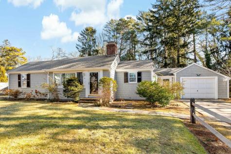 34 Hollingsworth Road Barnstable MA 02655