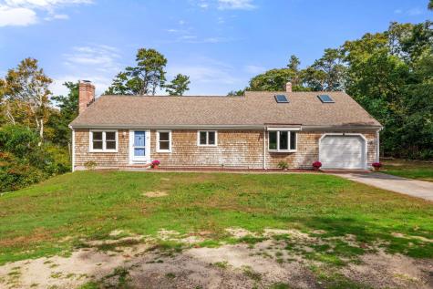22 Little Lane Harwich MA 02645