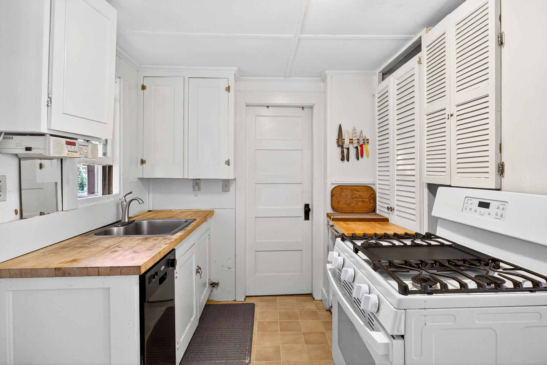 14 School Street Woods Hole MA 02543