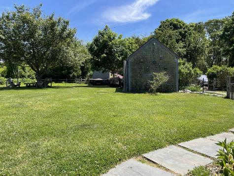 10 Dan'ls Way West Tisbury MA 02575