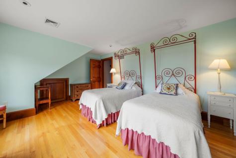 4 Sherbourne Way Wareham MA 02571