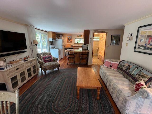 60 -R Carol Lane Oak Bluffs MA 02557