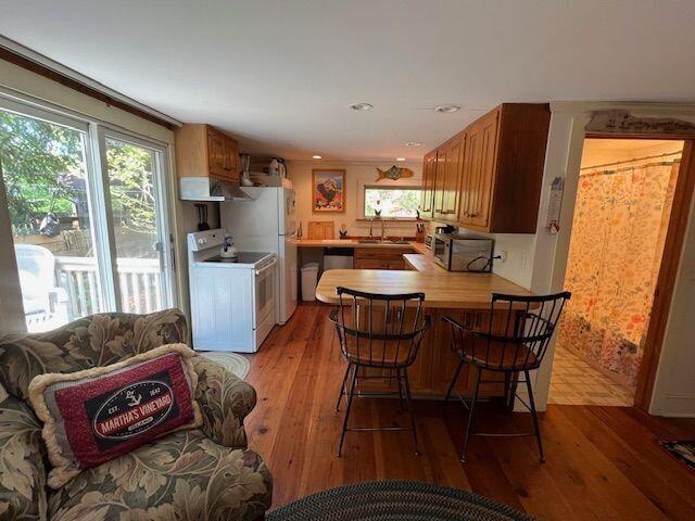 60 -R Carol Lane Oak Bluffs MA 02557