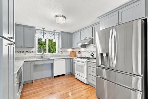 402 Prince Hinckley Road Centerville MA 02632
