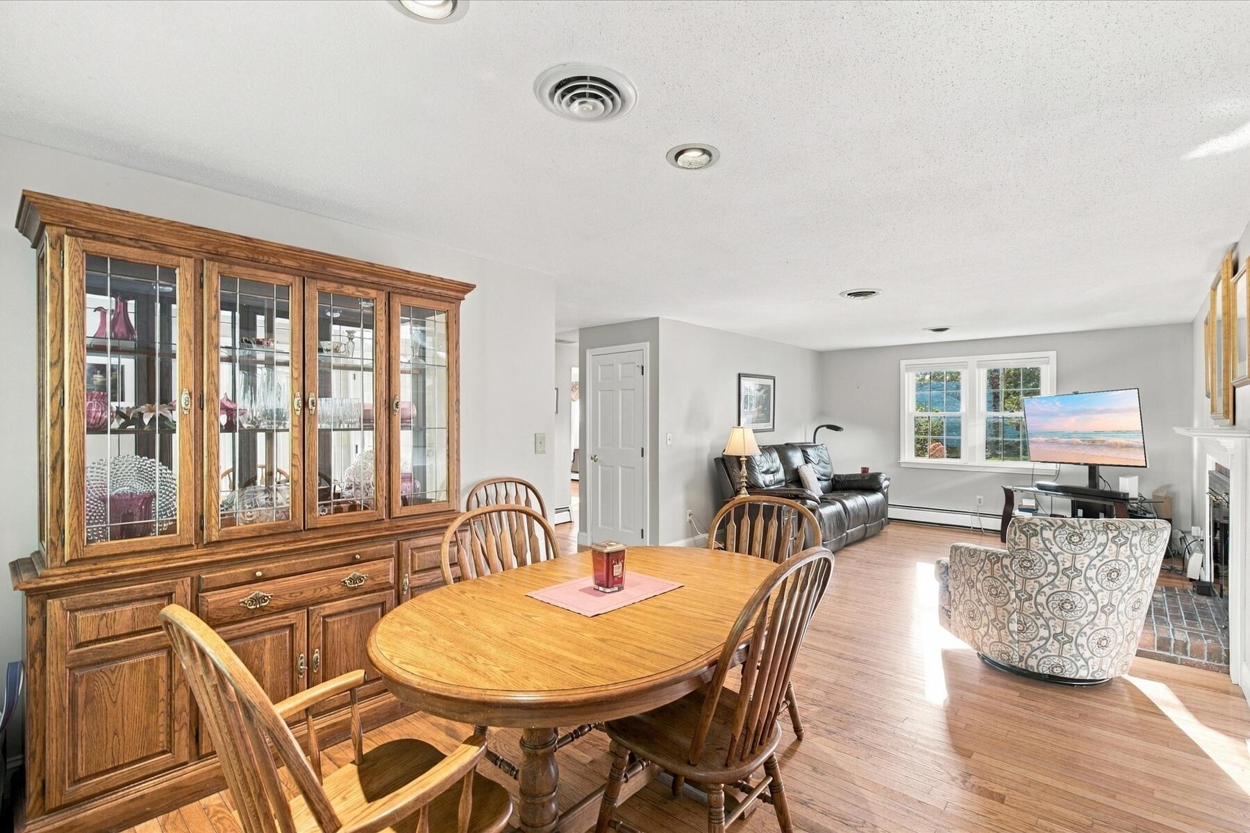 402 Prince Hinckley Road Centerville MA 02632
