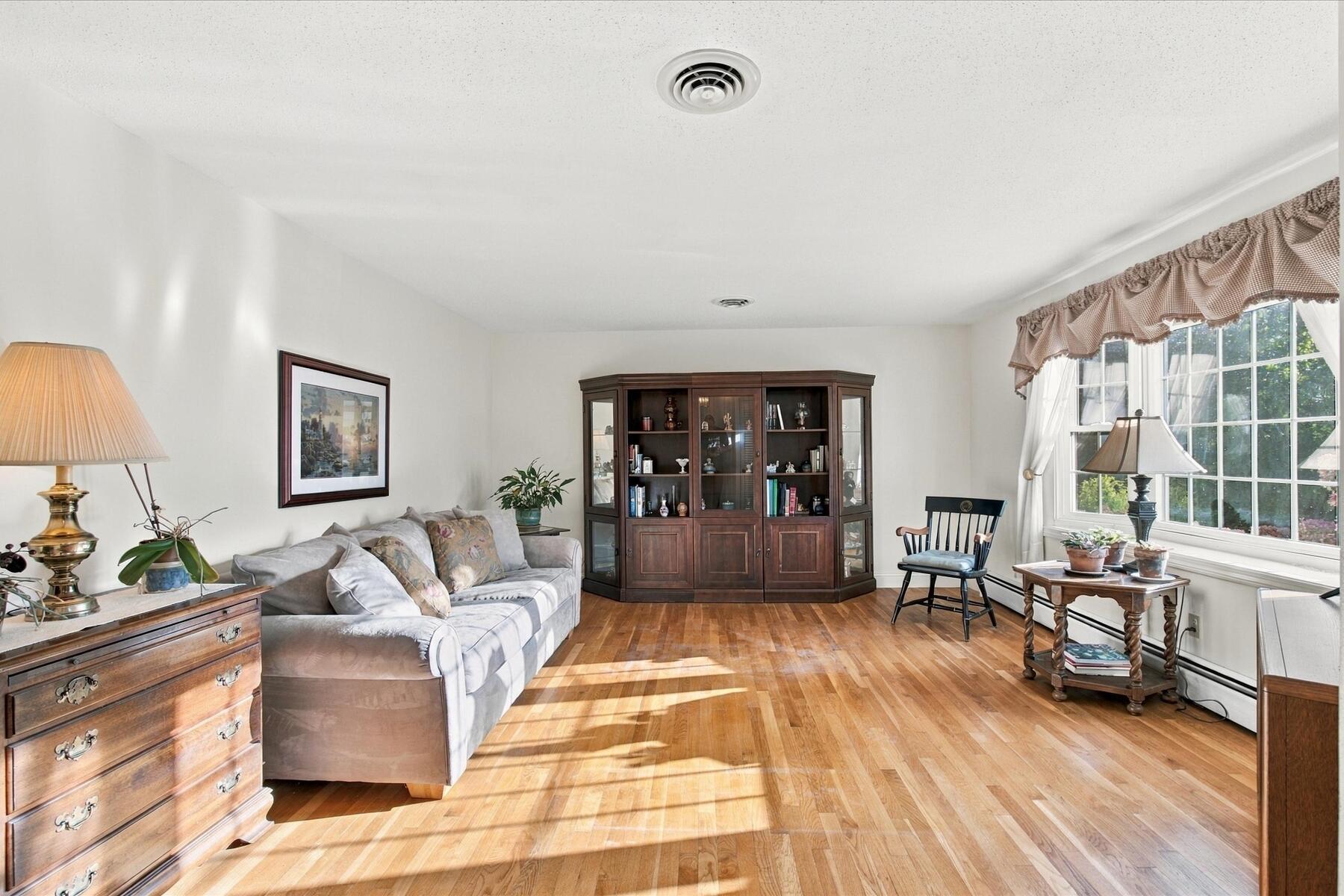 402 Prince Hinckley Road Centerville MA 02632
