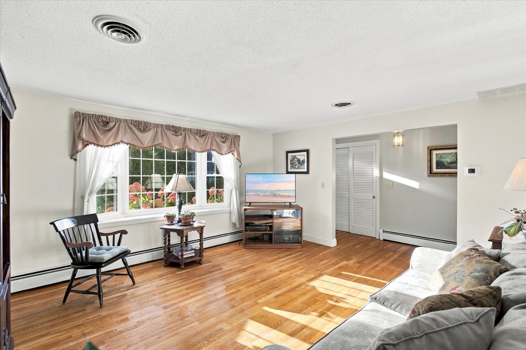 402 Prince Hinckley Road Centerville MA 02632