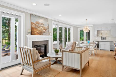 27 Prestwick Lane Mashpee MA 02649
