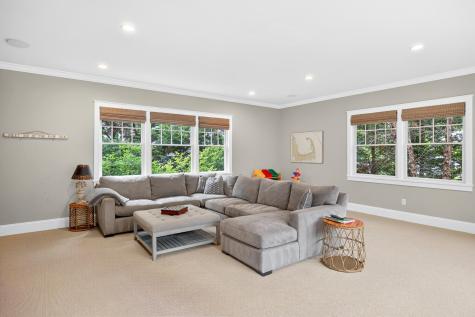 27 Prestwick Lane Mashpee MA 02649