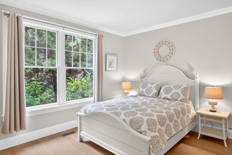 27 Prestwick Lane Mashpee MA 02649