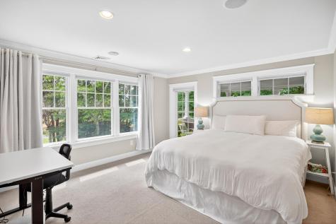 27 Prestwick Lane Mashpee MA 02649