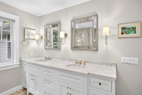 27 Prestwick Lane Mashpee MA 02649