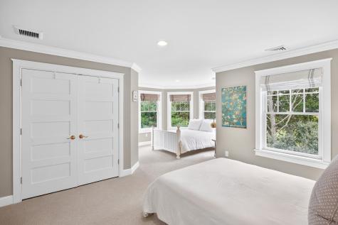 27 Prestwick Lane Mashpee MA 02649