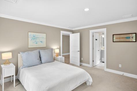 27 Prestwick Lane Mashpee MA 02649