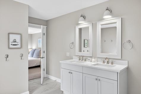27 Prestwick Lane Mashpee MA 02649