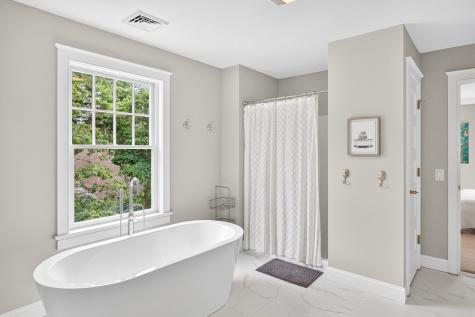 27 Prestwick Lane Mashpee MA 02649