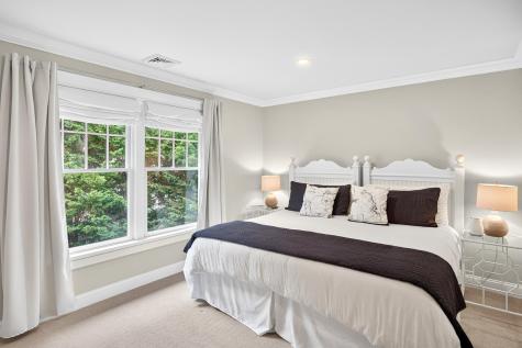 27 Prestwick Lane Mashpee MA 02649