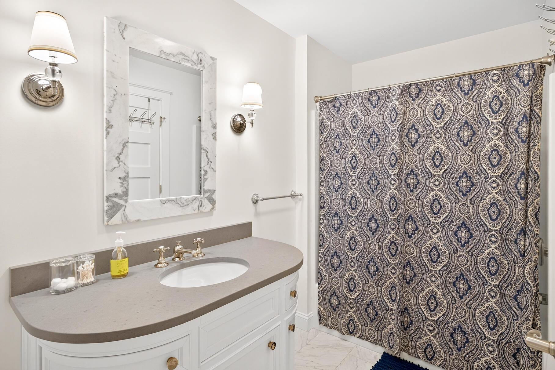 27 Prestwick Lane Mashpee MA 02649