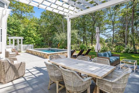 27 Prestwick Lane Mashpee MA 02649