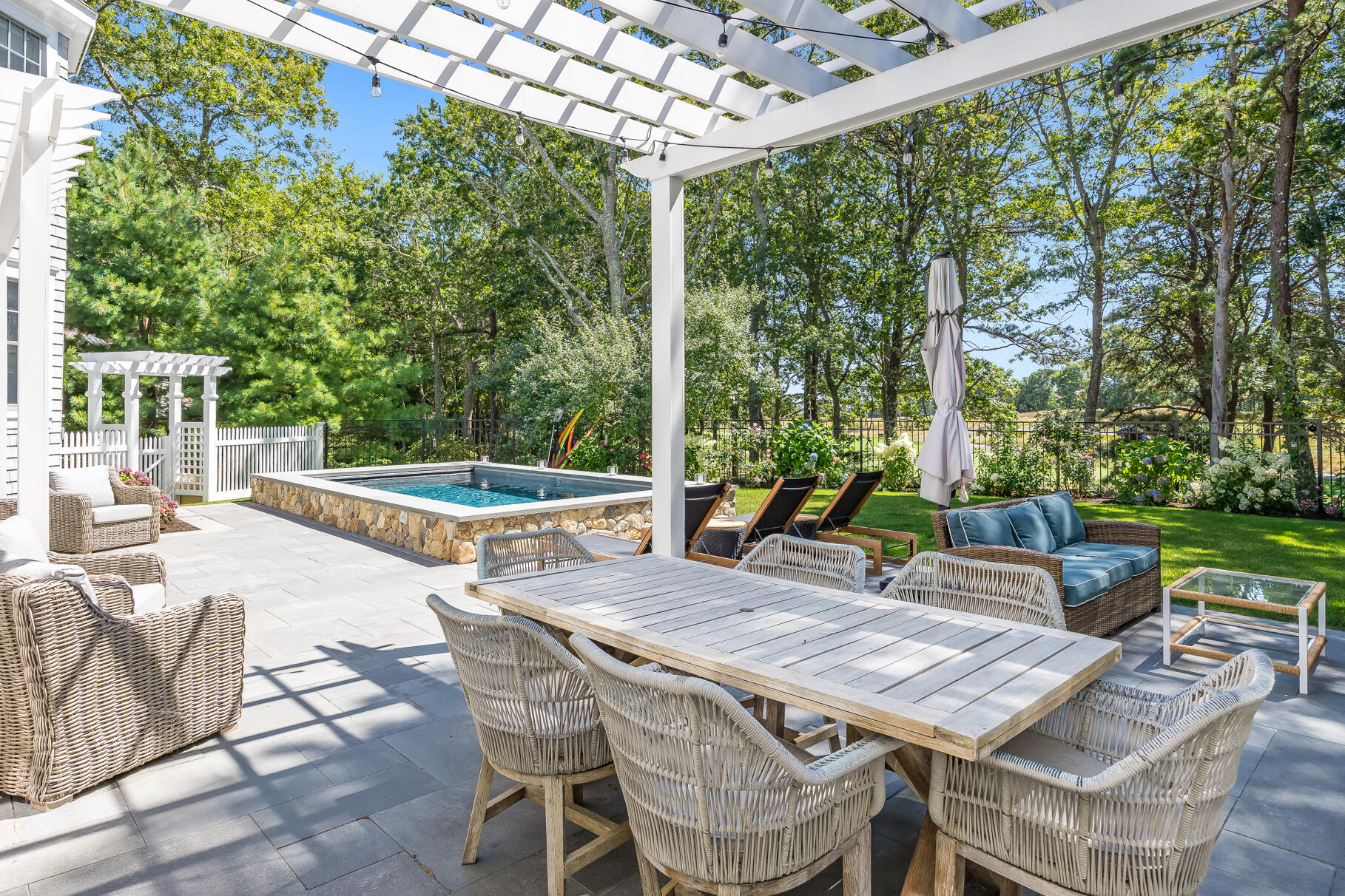 27 Prestwick Lane Mashpee MA 02649
