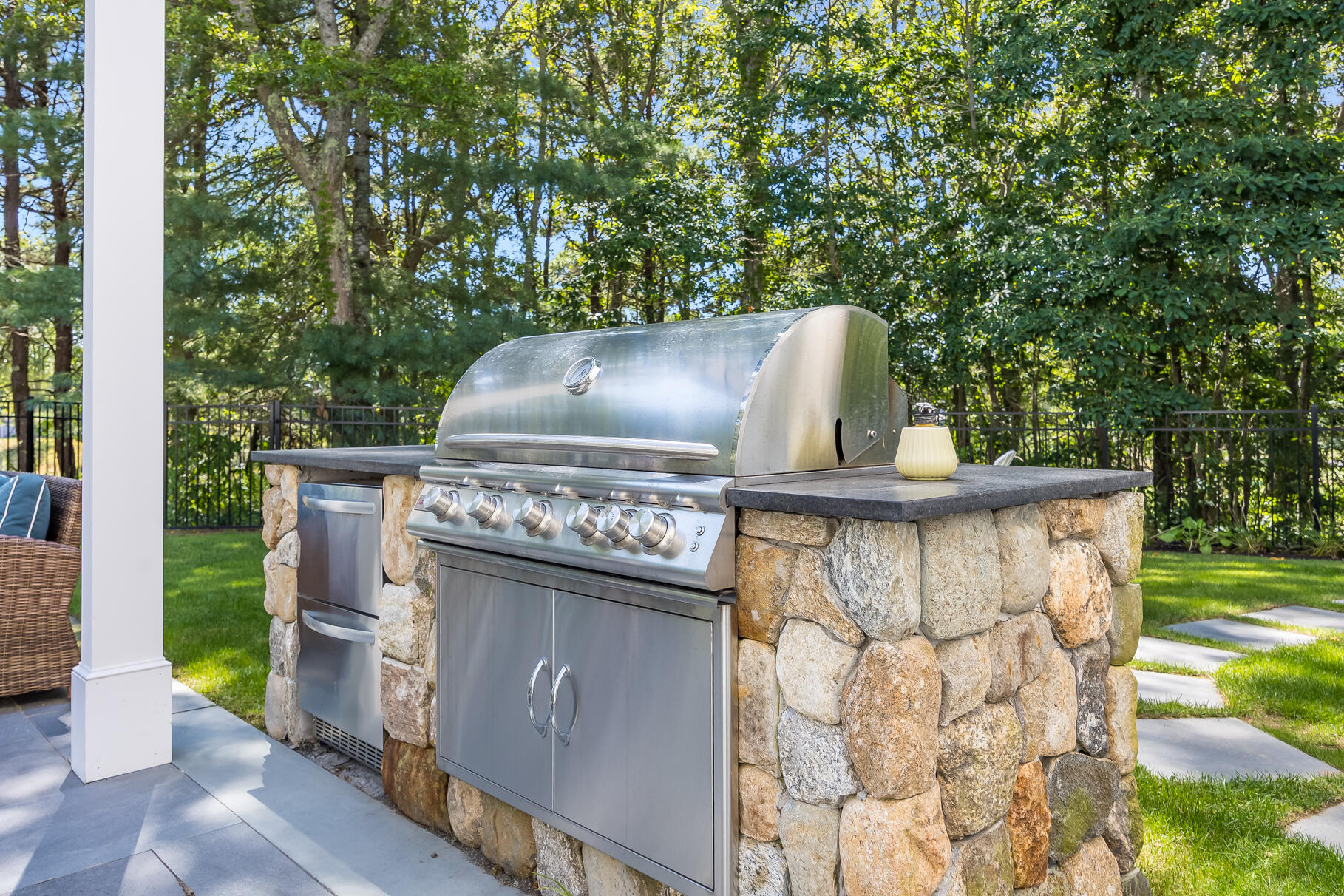 27 Prestwick Lane Mashpee MA 02649