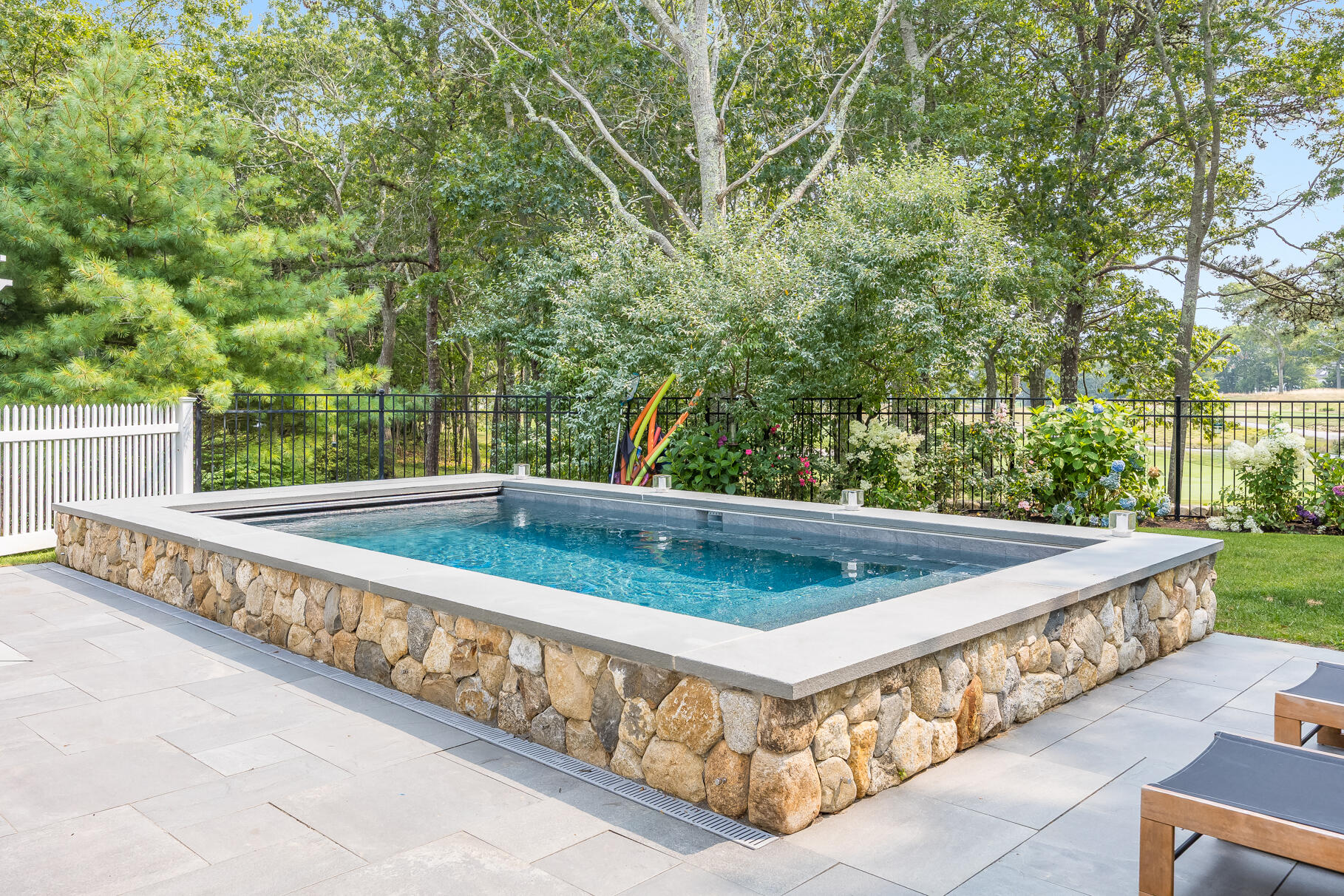 27 Prestwick Lane Mashpee MA 02649
