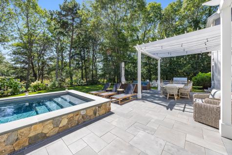 27 Prestwick Lane Mashpee MA 02649