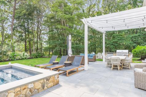 27 Prestwick Lane Mashpee MA 02649
