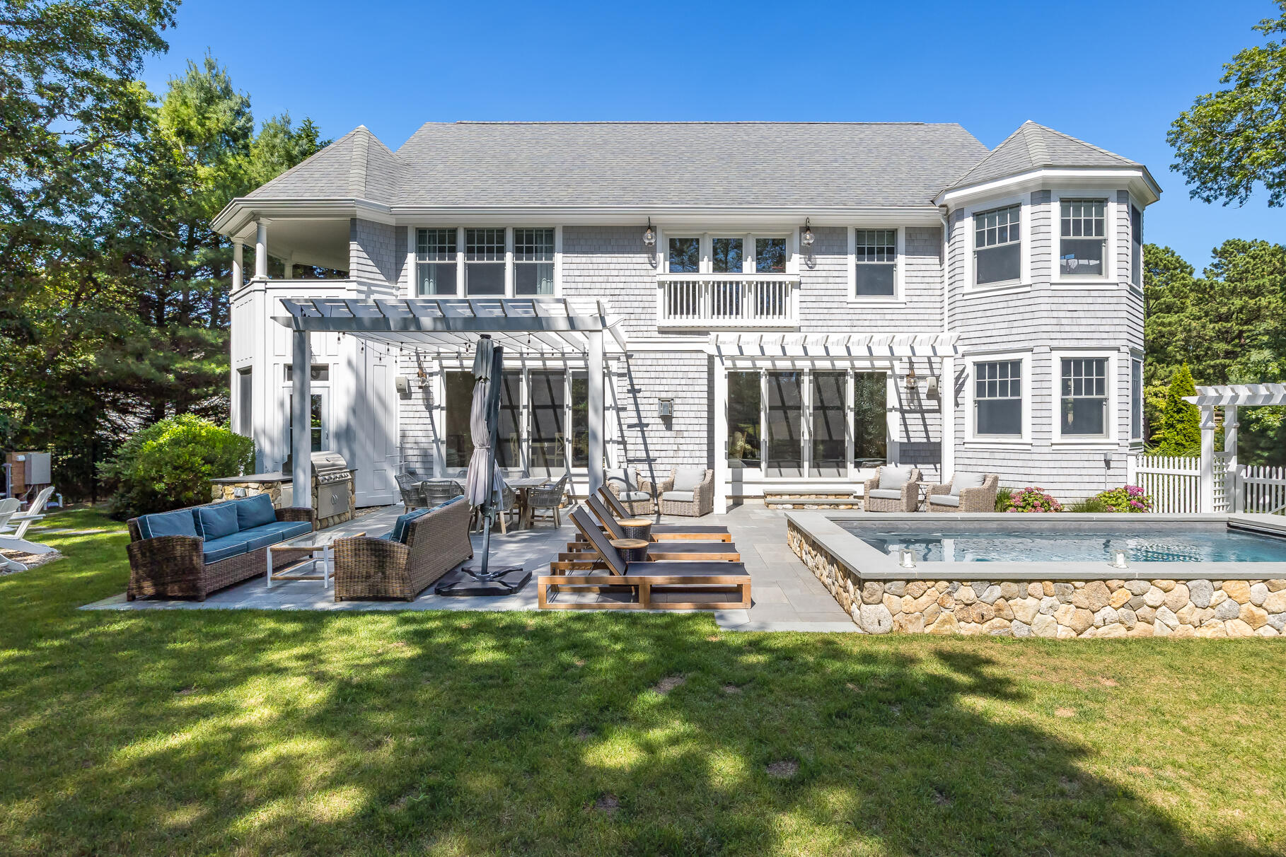 27 Prestwick Lane Mashpee MA 02649