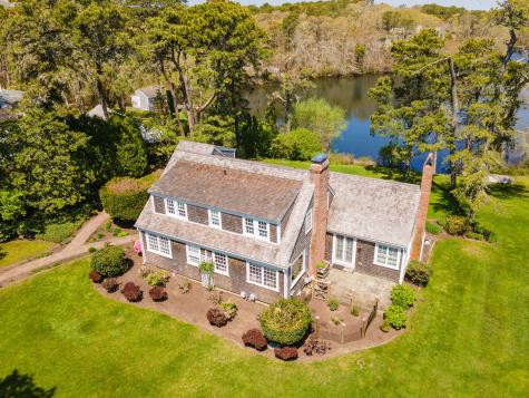 8 Skinequit Lane Harwich MA 02661