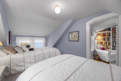 8 Skinequit Lane Harwich MA 02661