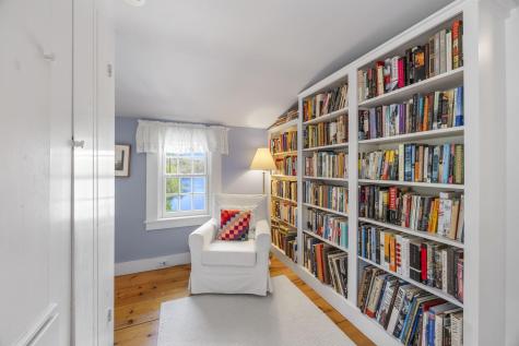 8 Skinequit Lane Harwich MA 02661