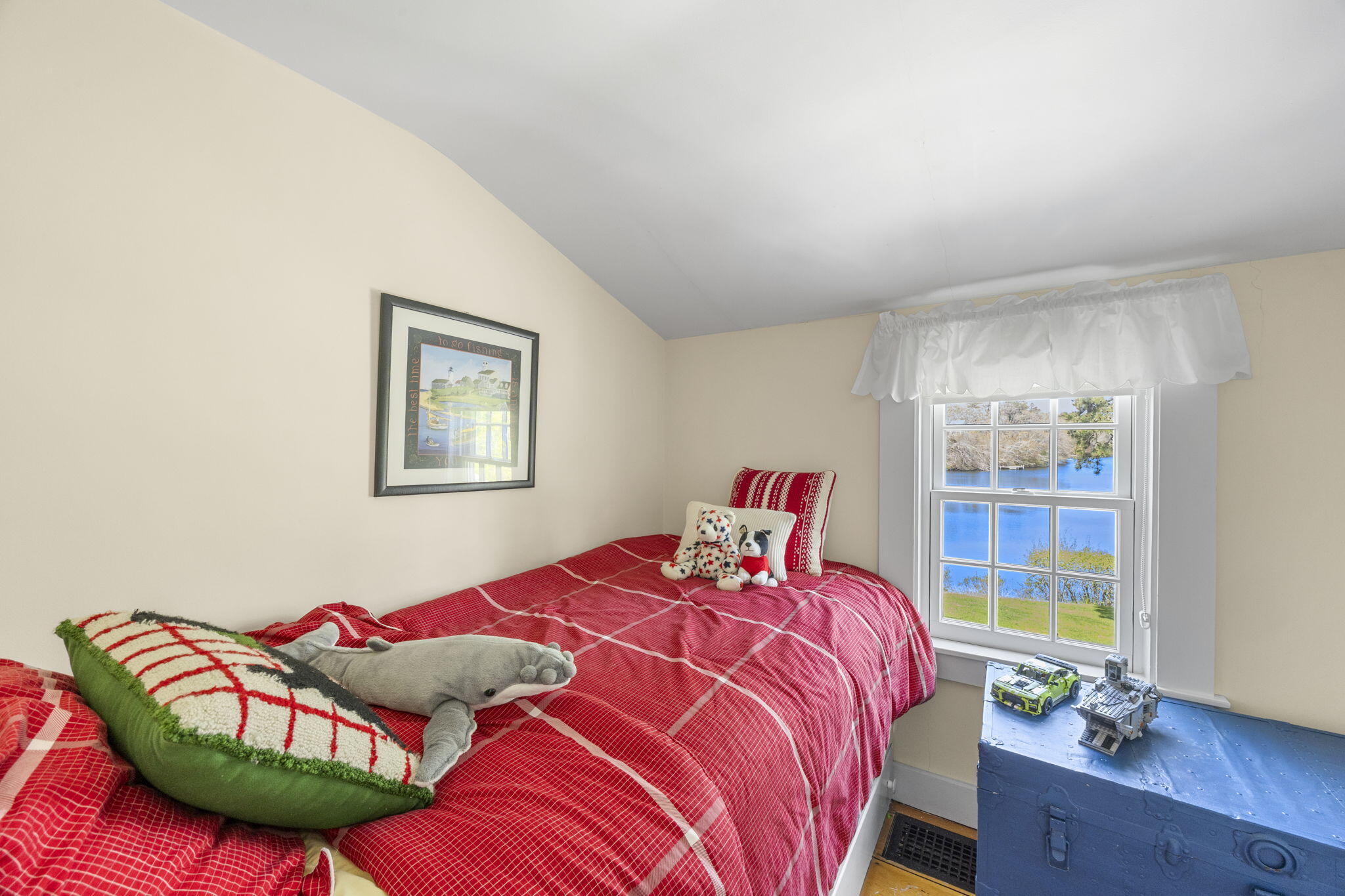 8 Skinequit Lane Harwich MA 02661