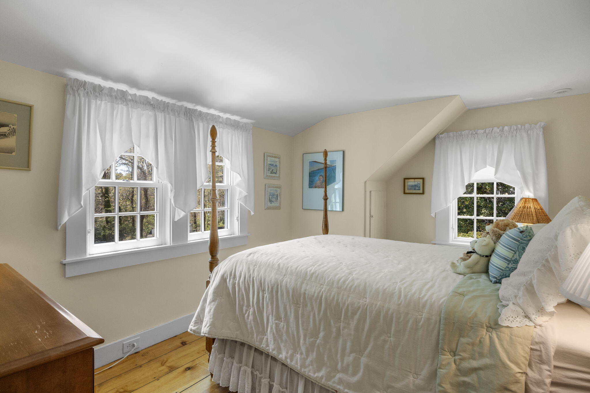 8 Skinequit Lane Harwich MA 02661