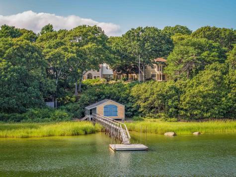 219 Scraggy Neck Road Cataumet MA 02534