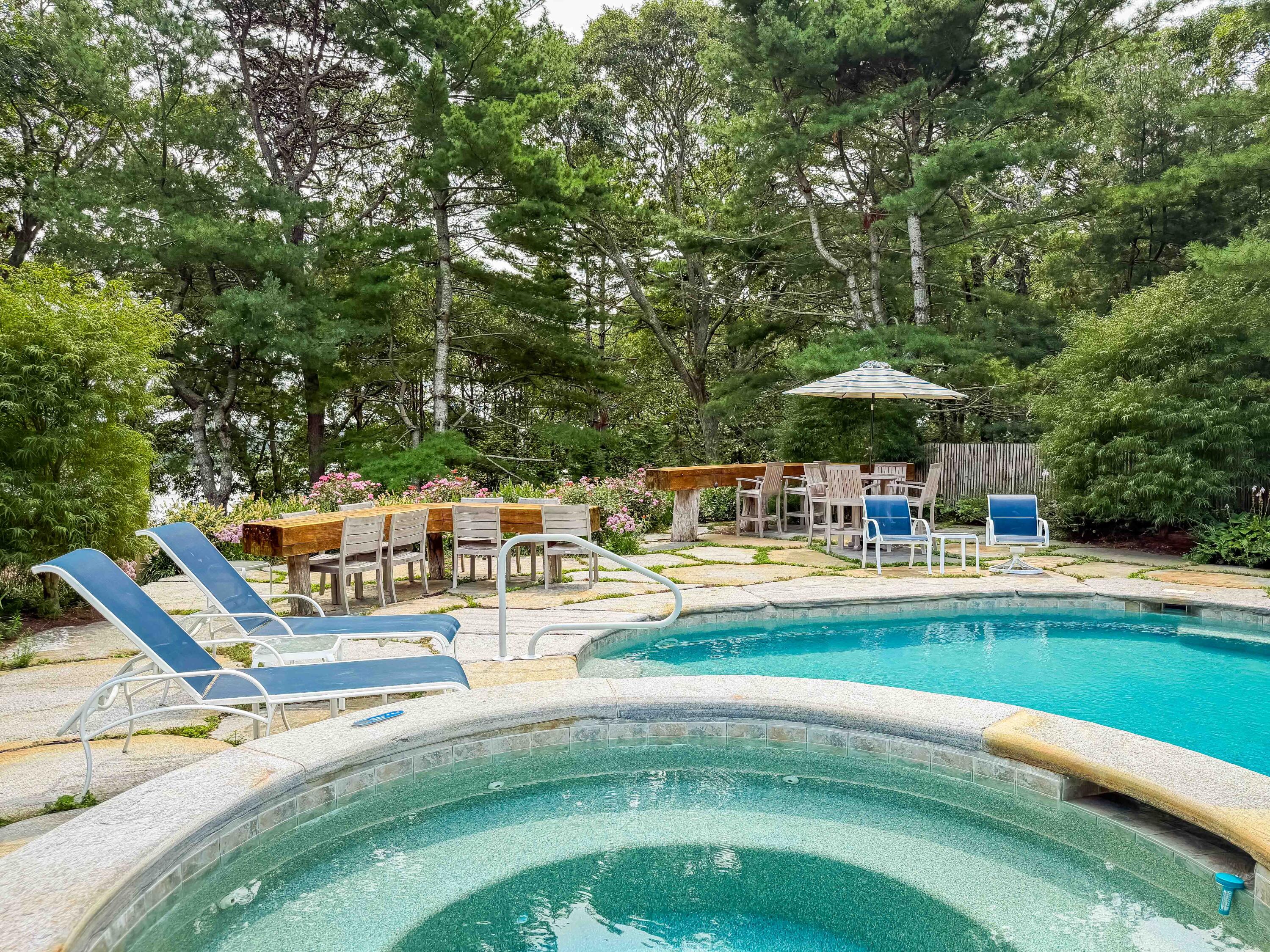 219 Scraggy Neck Road Cataumet MA 02534
