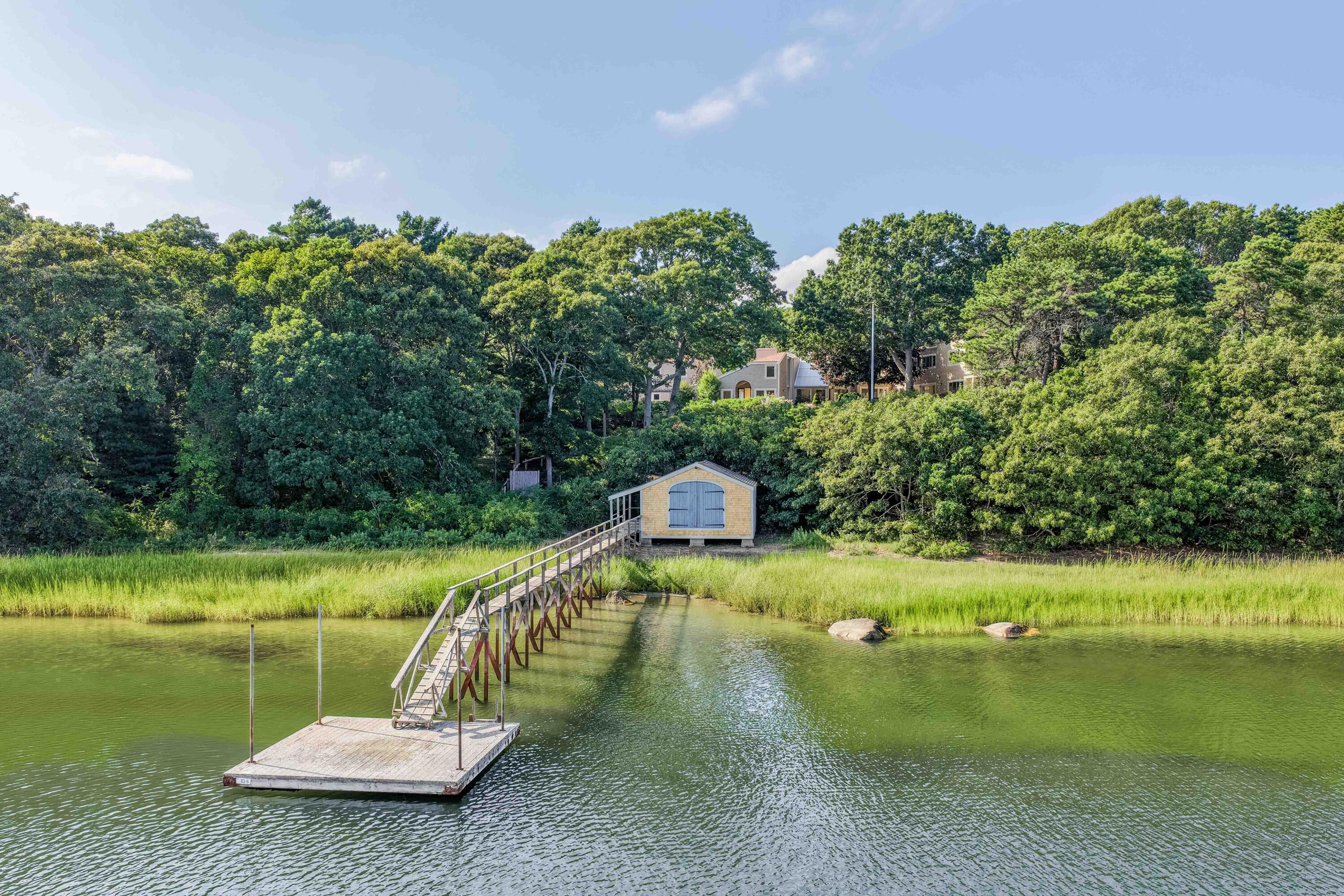 219 Scraggy Neck Road Cataumet MA 02534