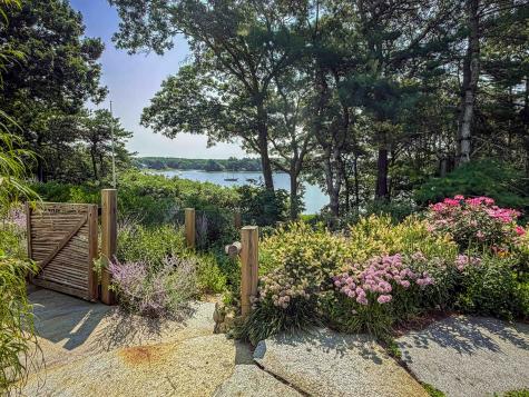219 Scraggy Neck Road Cataumet MA 02534