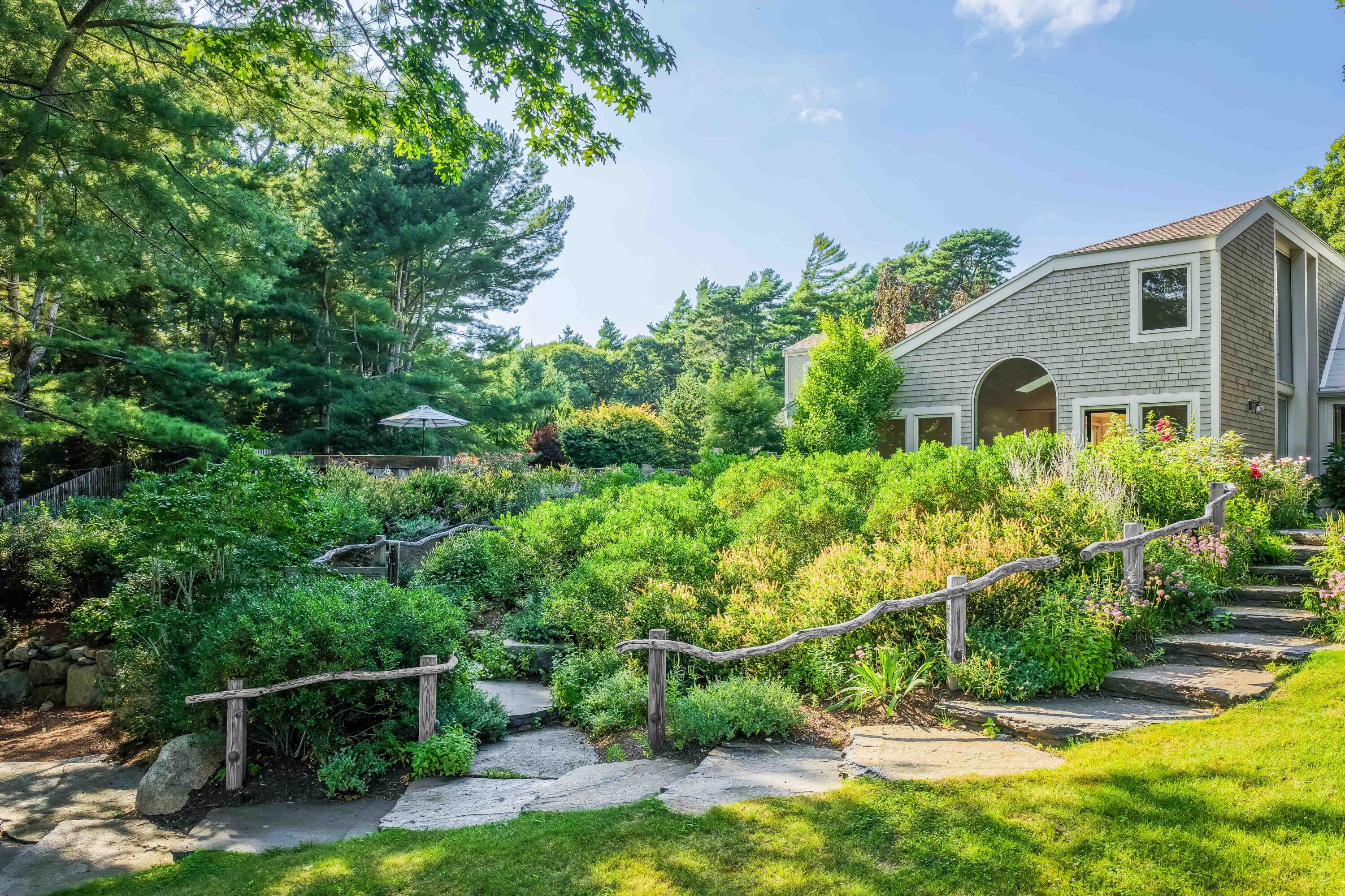 219 Scraggy Neck Road Cataumet MA 02534