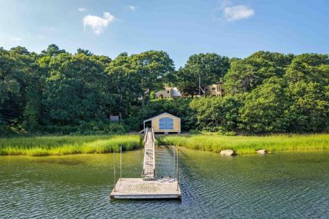 219 Scraggy Neck Road Cataumet MA 02534