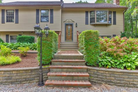 2 Robin Road Sandwich MA 02563