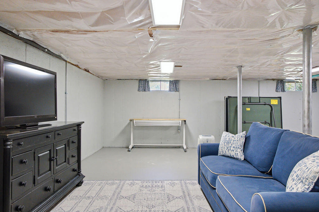 68 Long Hill Road Dennis MA 02638