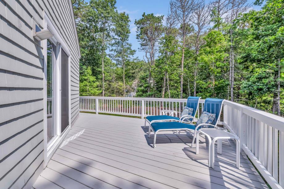 27 Running Light Way Mashpee MA 02649