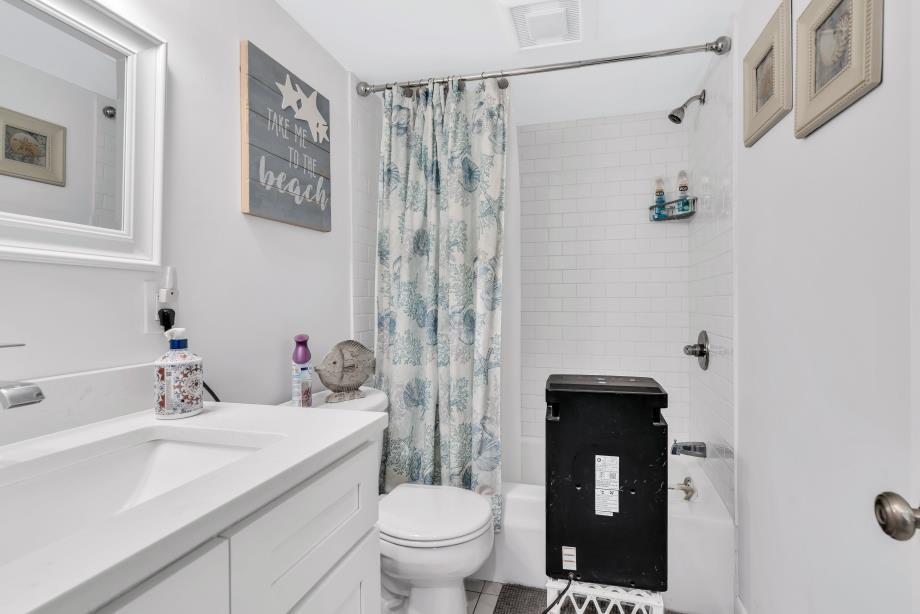 27 Running Light Way Mashpee MA 02649