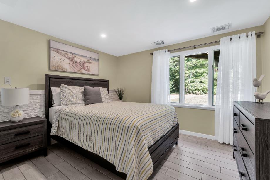 27 Running Light Way Mashpee MA 02649